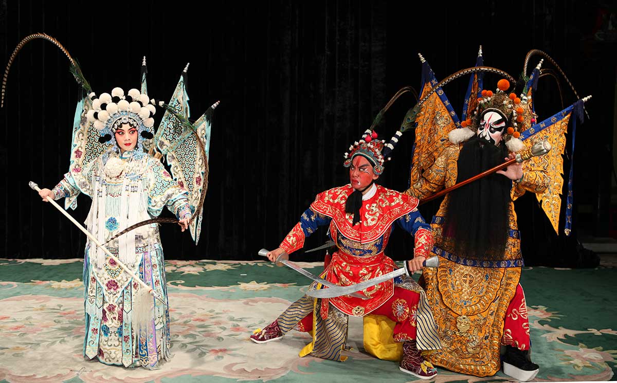 李胜素领衔主演的《杨门女将》大型京剧演出在悉尼州立剧院华美上演